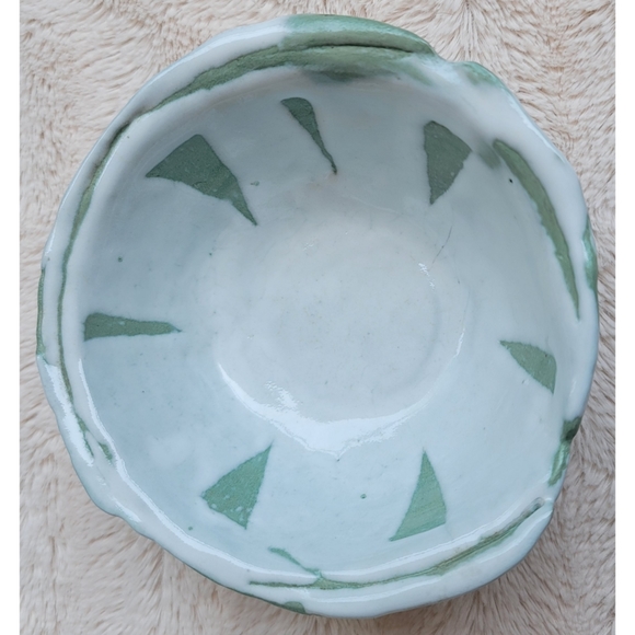 White and green ceramic bowl - Picture 11 of 15